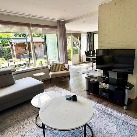 De Schelp 1 Vakantiehuis *