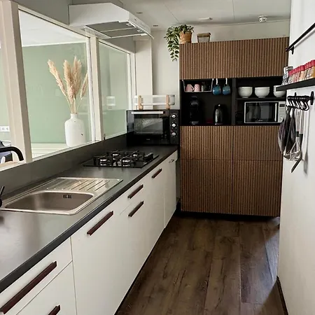 Vakantiehuis De Schelp 1 *