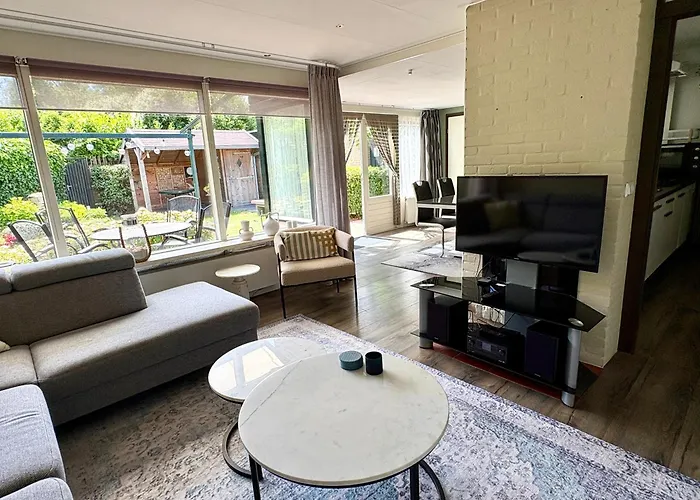 De Schelp 1 Vakantiehuis *